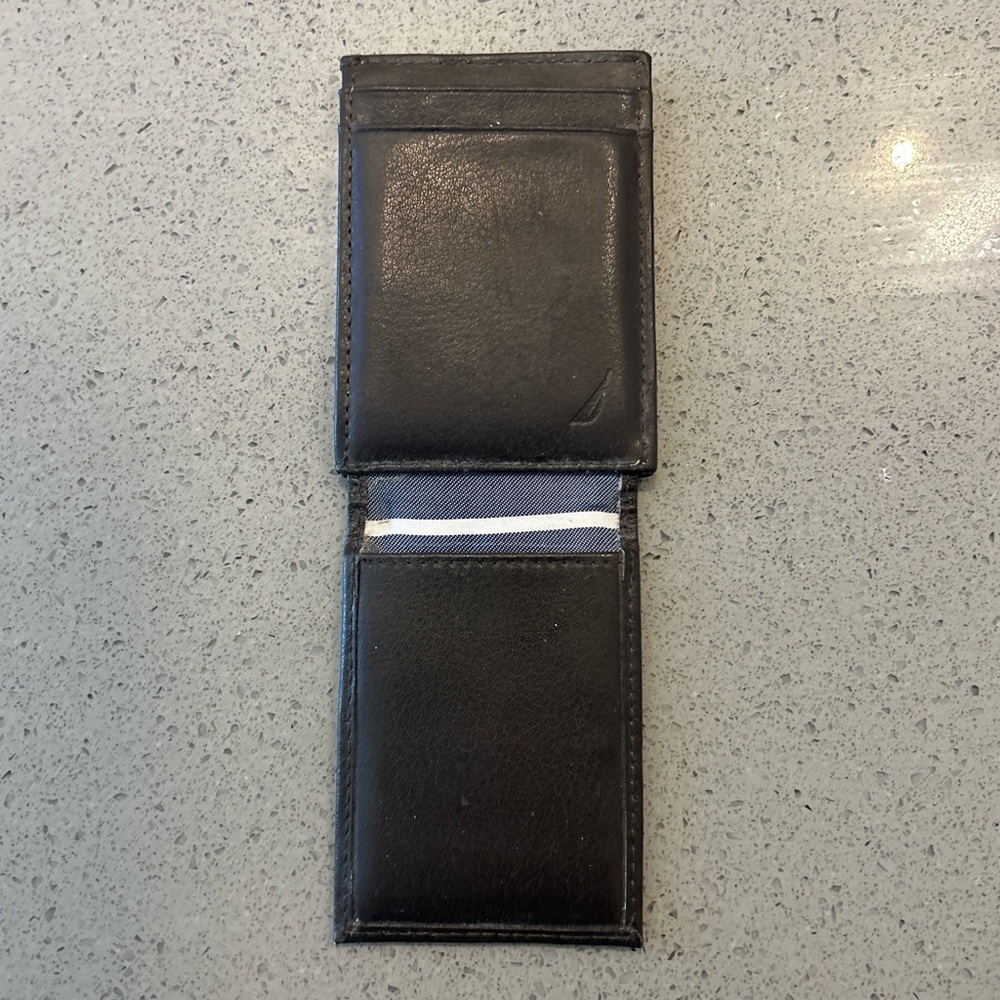 Nautica Brown Leather Wallet - Picture 3 of 4